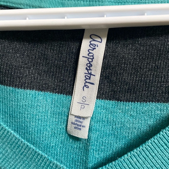 Aeropastale sweater small - Picture 2 of 3